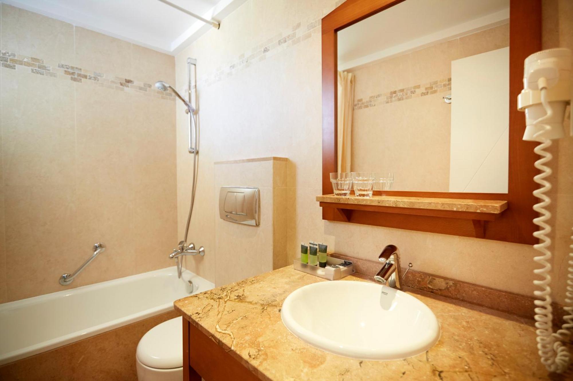 Insotel Club Tarida Playa Aparthotel